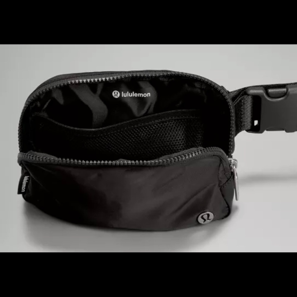 Lululemon everywhere Belt bag